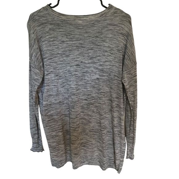 H&M long sleeve large high low hem gray crew neck blouse - Picture 3 of 5